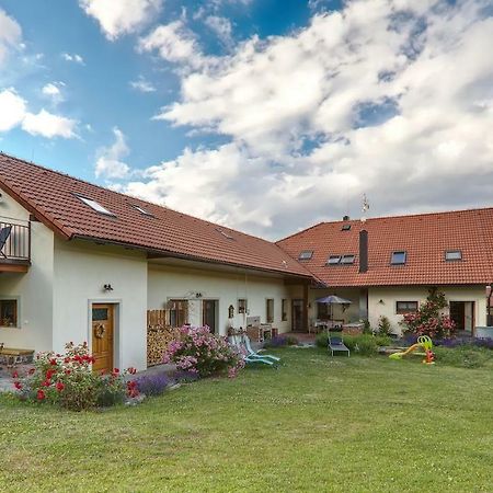 Апартаменты Zeleny Statek Bzova Экстерьер фото