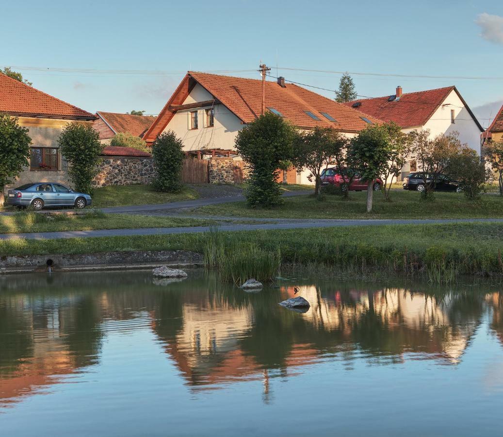Апартаменты Zeleny Statek Bzova Экстерьер фото